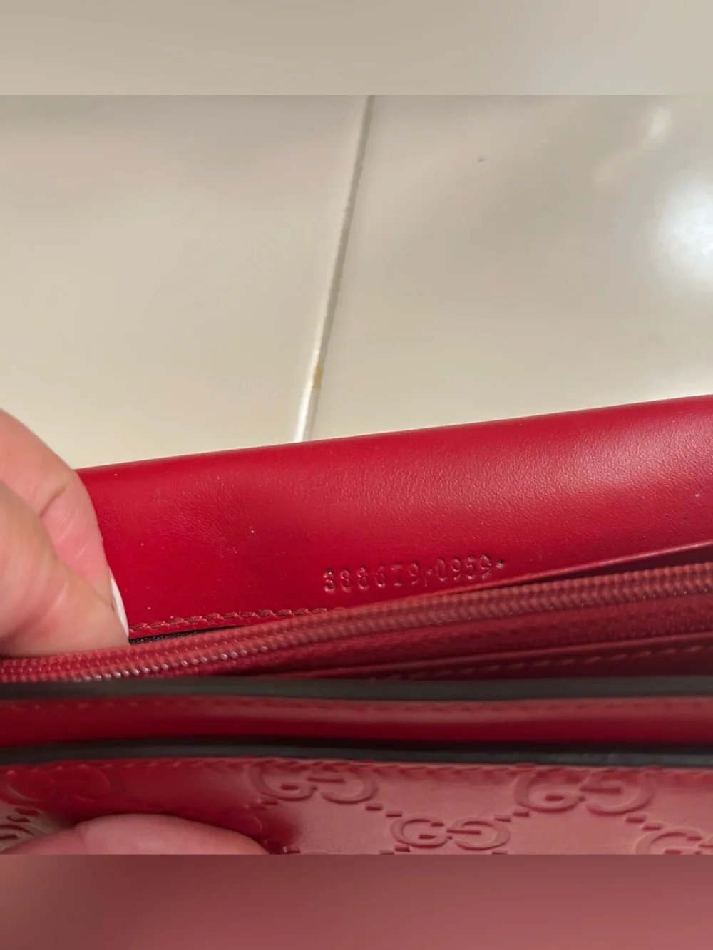 Gucci Guccissima Continental wallet with a bow detail and gold-tone - Picture 4 of 4
